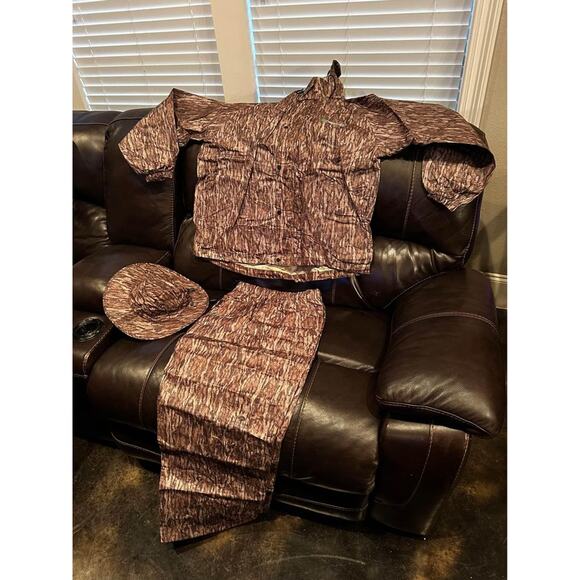 New Frogg Toggs XL hunting outdoors - Picture 1 of 1